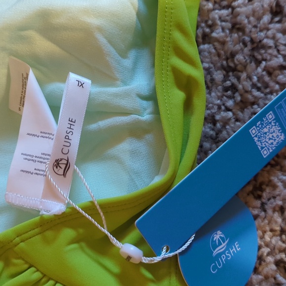 NWT bikini top - Picture 3 of 3